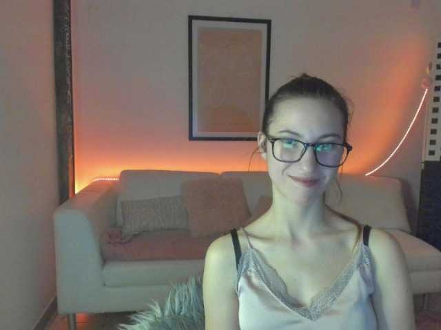Скриншоты трансляции naughtydanii1
