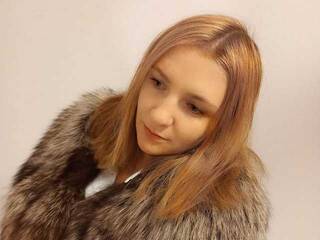 Эротический видеочат NellaHeart