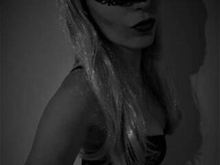 Эротический видеочат NellaListi