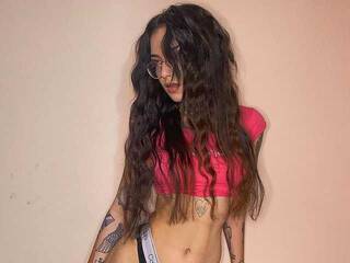 Эротический видеочат NessaBarett1