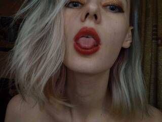 Эротический видеочат Nesssssie