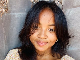 Эротический видеочат Nickylouama