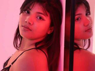 Эротический видеочат NicoleHills