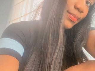 Эротический видеочат NicoleHillss