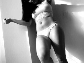 Эротический видеочат NicoleRomero