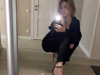 Эротический видеочат NicoleShy