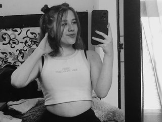 Эротический видеочат NicollePetit