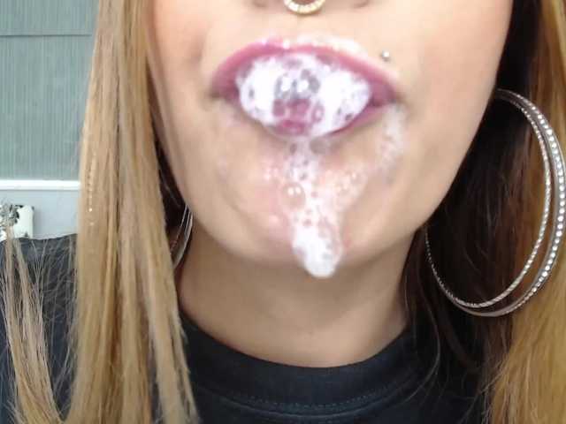 Скриншоты трансляции NicolleWayne