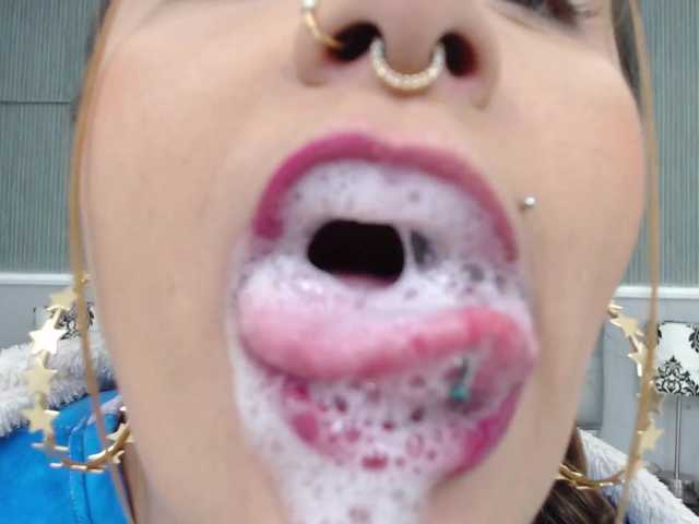 Скриншоты трансляции NicolleWayne