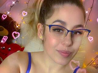 Эротический видеочат NicollSweetXo