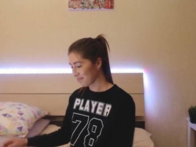 Скриншоты трансляции Alisee_