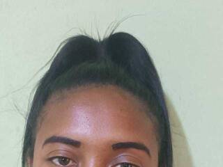 Эротический видеочат Nisaina