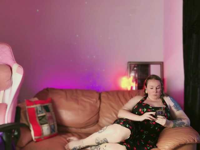 Скриншоты трансляции NylonQueen
