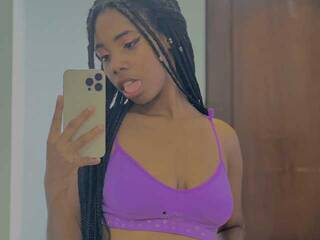 Эротический видеочат Nyomi-Jay