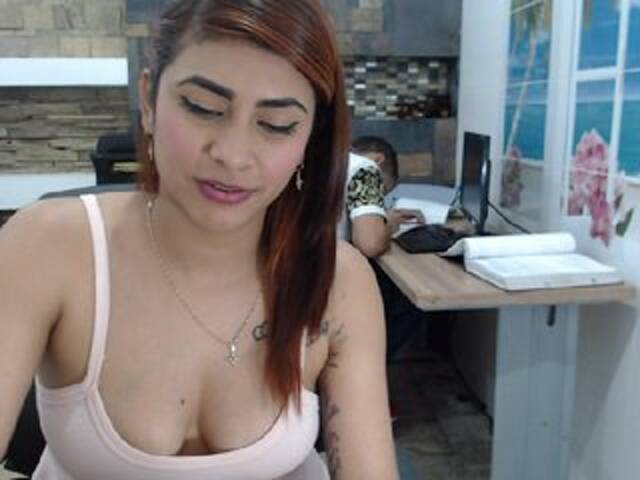 Скриншоты трансляции officenia