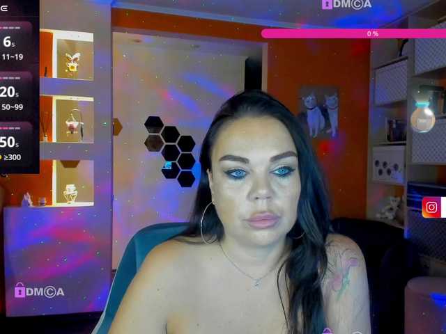 Скриншоты трансляции OliviaGoold
