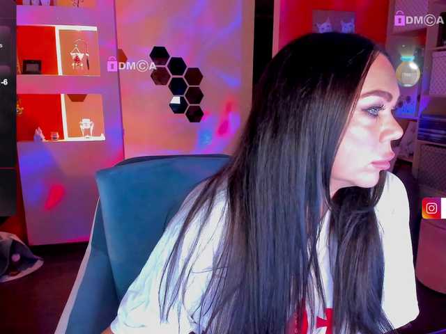 Скриншоты трансляции OliviaGoold