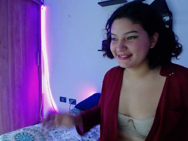 Скриншоты трансляции OliviaHill
