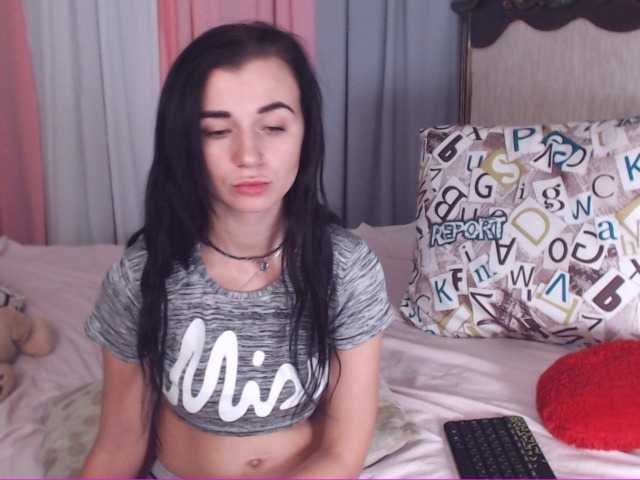 Скриншоты трансляции Olora