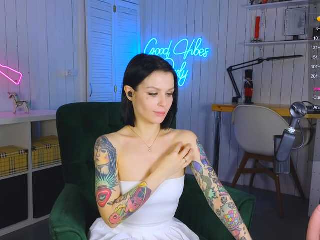 Скриншоты трансляции Katherine_Moor