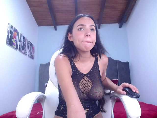 Скриншоты трансляции Paola-bigboobs