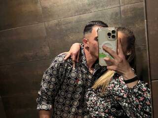 Эротический видеочат Parejaveintidos