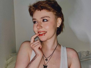 Эротический видеочат YourLola