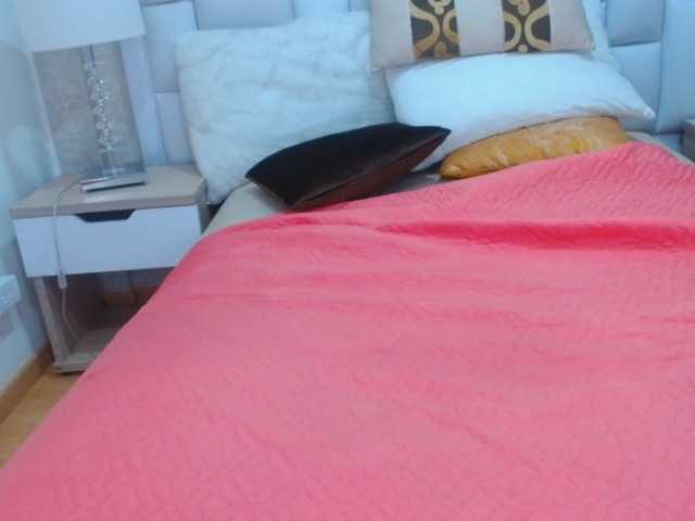 Скриншоты трансляции Perla-wilson