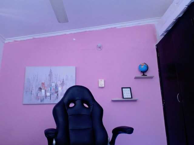 Скриншоты трансляции pervertabby