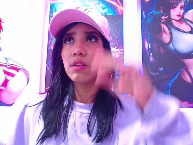 Скриншоты трансляции PetiteeKaty