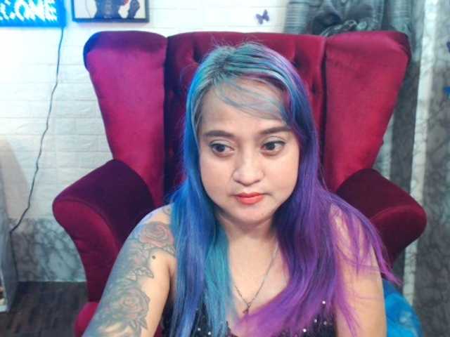 Скриншоты трансляции pinaynextdoor