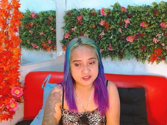 Скриншоты трансляции pinaynextdoor