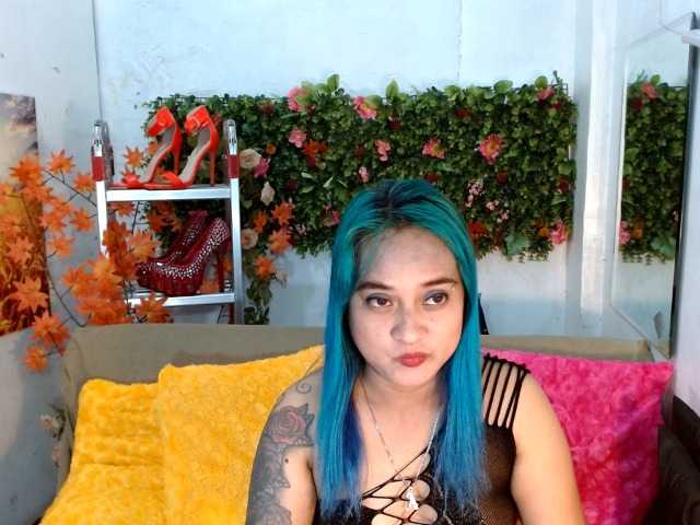 Скриншоты трансляции pinaynextdoor