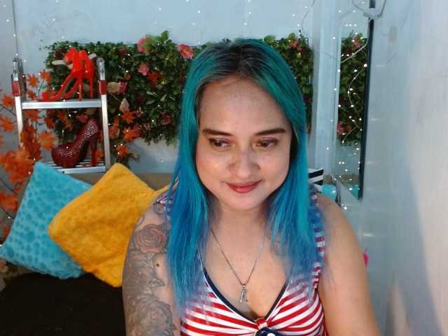 Скриншоты трансляции pinaynextdoor