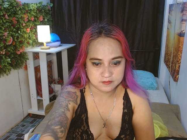 Скриншоты трансляции pinaynextdoor