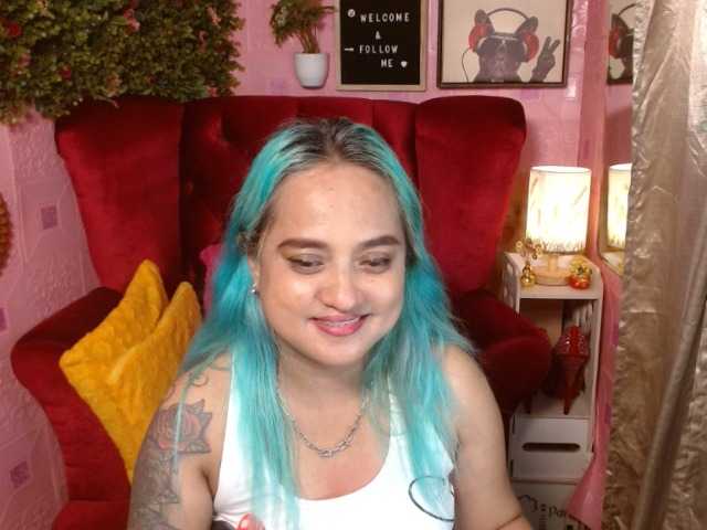 Скриншоты трансляции pinaynextdoor