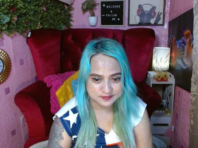 Скриншоты трансляции pinaynextdoor