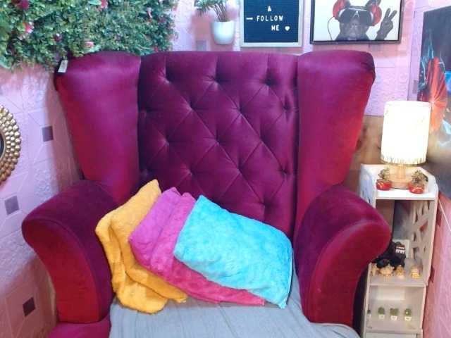 Скриншоты трансляции pinaynextdoor