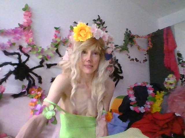 Скриншоты трансляции pink-rainbow-flower12345