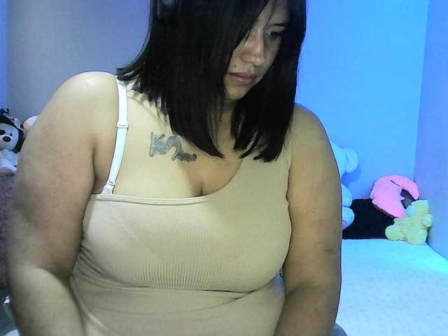 Скриншоты трансляции KATYGONZALEZ