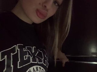 Эротический видеочат Polichkaaaa