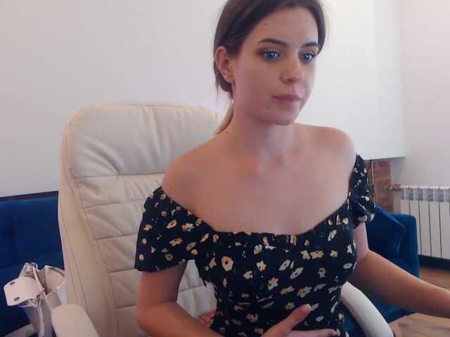 Скриншоты трансляции PolinaPrada