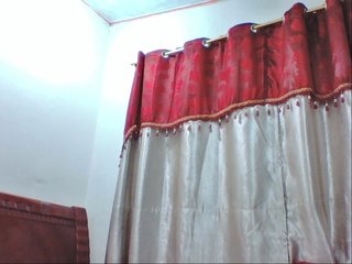 Скриншоты трансляции CamsAdrianna