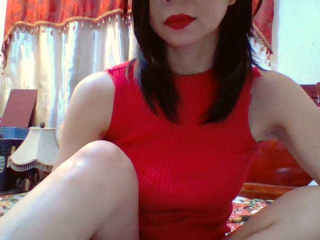 Скриншоты трансляции LivesAdrianne