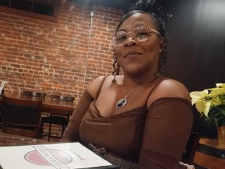 Эротический видеочат PrettyBrown