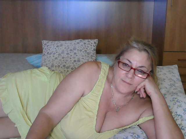 Фотографии Mary_sweet MATURE WOMAN(60 years-)#MILF#BIG TITS NATURAL#HAIRY PUSSY#SMOKER#Guys press on the heart from the right angle if you like me#C2C IN PRV,GROUP OR IN CHAT FOR 199TKS(5MIN)#PM20TKS