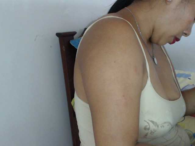 Скриншоты трансляции pussyxxhot