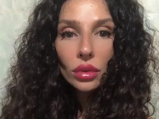 Эротический видеочат Queenilatan