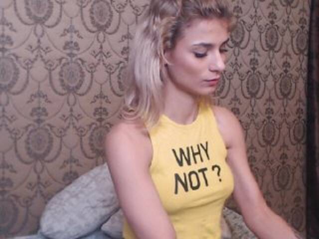 Скриншоты трансляции QueenLena