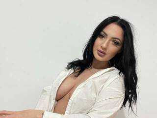 Эротический видеочат RaisaSalvis